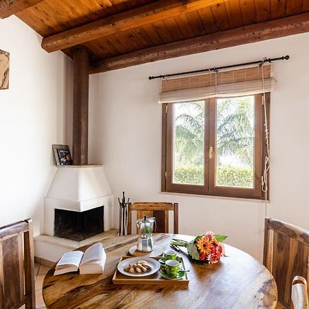 Solemar Sicilia - Le Casette Di Calzata กัมโปเฟลิเช ดิ โรชเชลลา ภายนอก รูปภาพ
