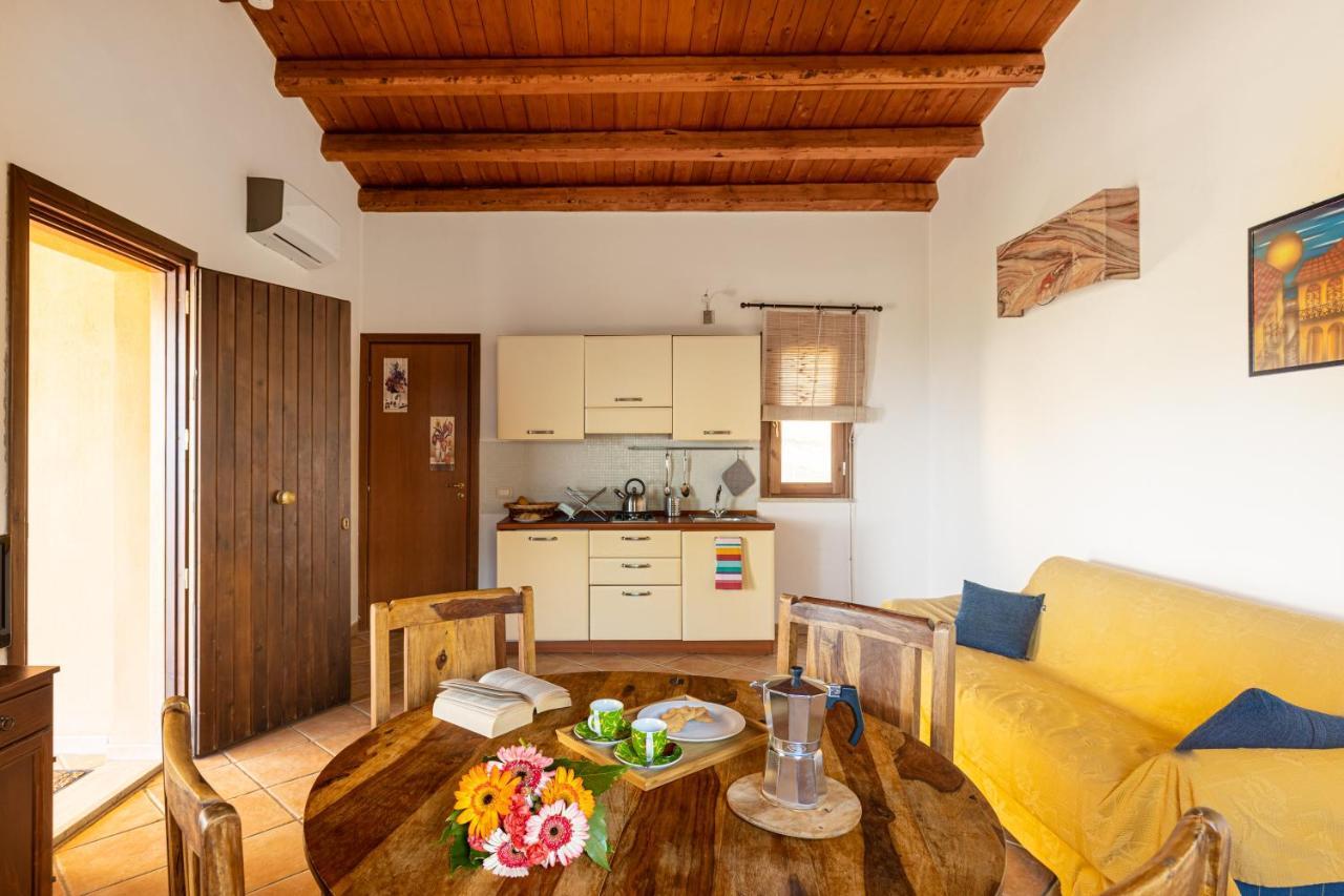 Solemar Sicilia - Le Casette Di Calzata กัมโปเฟลิเช ดิ โรชเชลลา ภายนอก รูปภาพ
